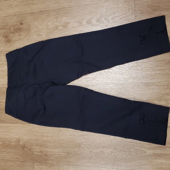 1 pair of Crown & Ivy capris - Picture 2 of 4